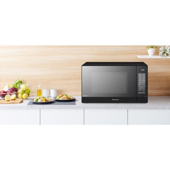Panasonic Microwave oven - 32 liters - 1000 watts - Black - NN-ST65JBSTM - TKNOGY