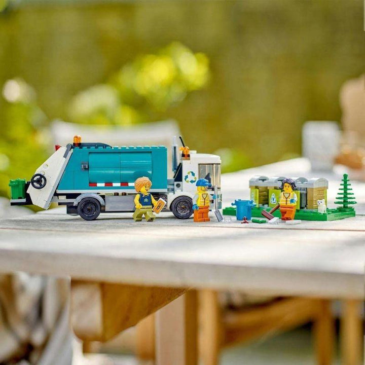 Lego City Great Vehicles 60386 Recycling Truck Playset - 261 Pieces - Zrafh.com - Your Destination for Baby & Mother Needs in Saudi Arabia