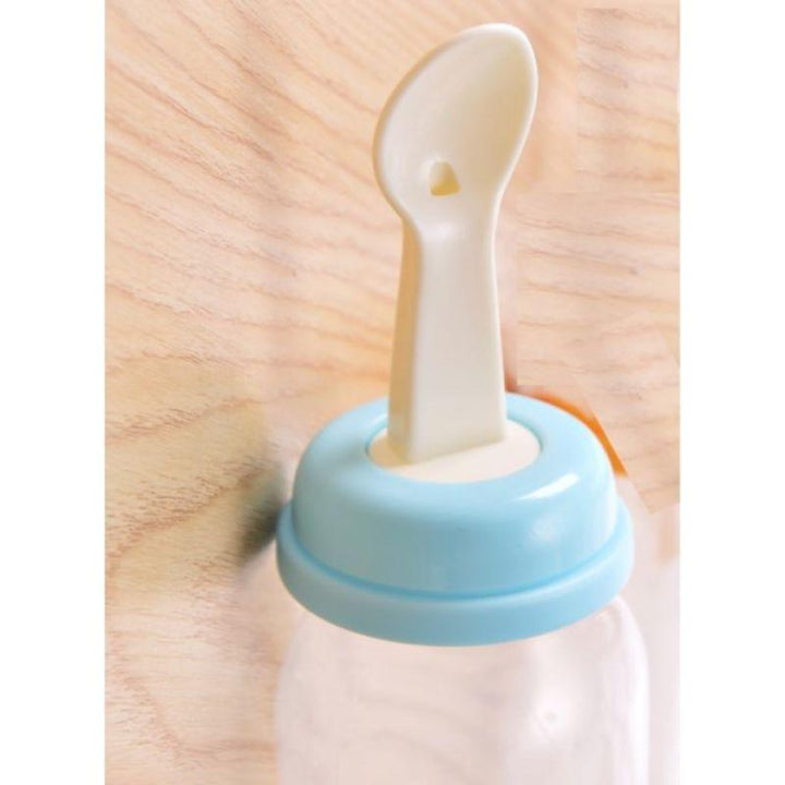 Luqu Food Feeder With Spoon - 240Ml - ZRAFH