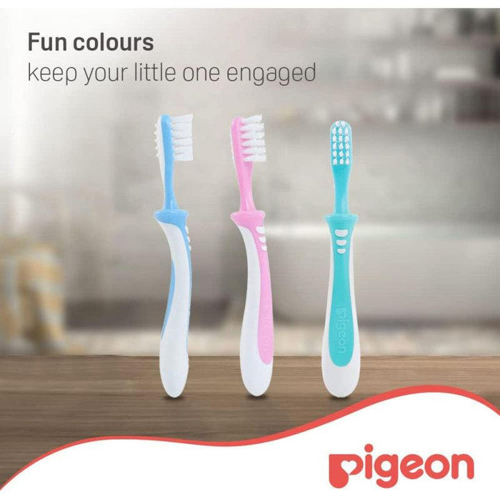 Pigeon Baby Training Toothbrush 12 - 18 Months - Zrafh.com - Your Destination for Baby & Mother Needs in Saudi Arabia